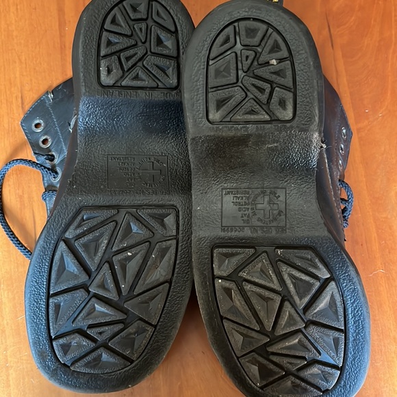 Vintage Doc Martens DM’s. Size 8. Rugged soles “with bouncing soles”. - Picture 2 of 7